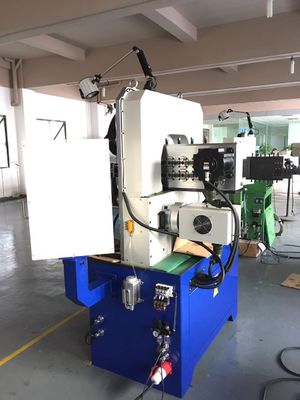 0,8 - alambre del CNC de tres hachas de 4.0m m que forma la máquina con los sistemas de impulsión de la leva 60RPM