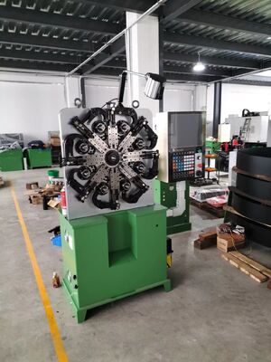 Primavera automática que forma la máquina, máquina de la primavera del CNC con 100KG Decoiler