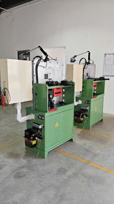 Sistema servo automático funcional multi de la primavera de la máquina tres ejes del CNC rápidamente