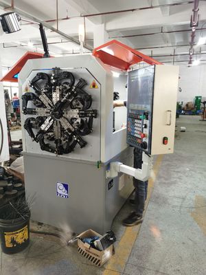 Máquina enrolladora de resortes CNC de rotación de alambre para formar resortes con motor japonés de 5 ejes