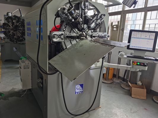 Máquina de fabricación de resortes CNC de 12 ejes sin leva rotatoria de alambre Rock Free