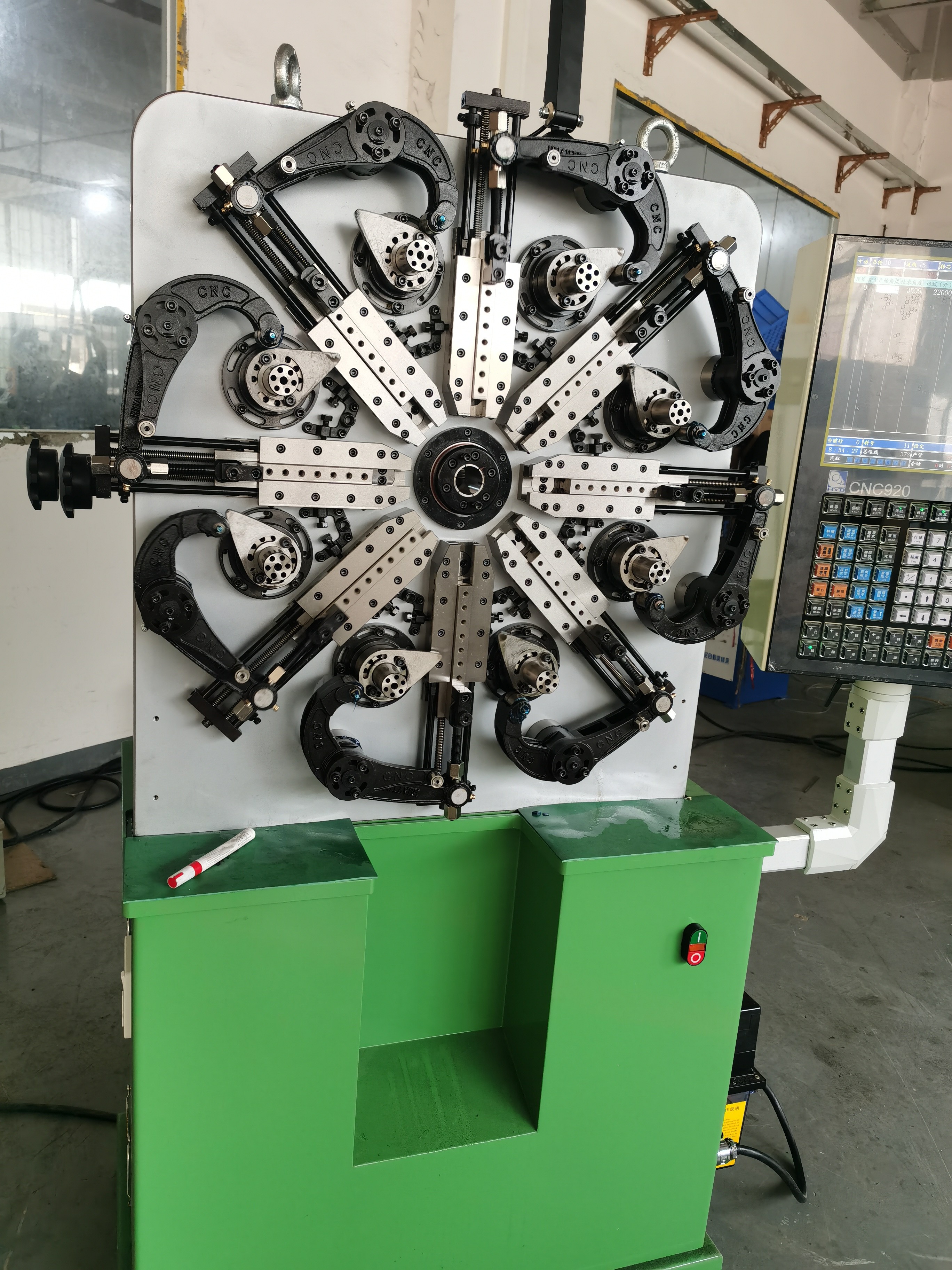 Máquina de doblez de Froming del alambre de la primavera funcional multi de alta velocidad del CNC con el hilandero